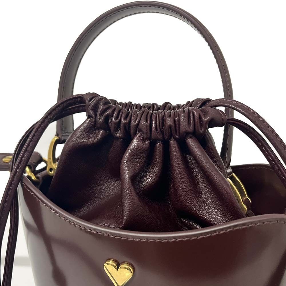 新品 AMI PARIS ULL720.AL0139 692 バッグ 新品 AMI PARIS ULL720.AL0139 692 バッグ - メルカリ