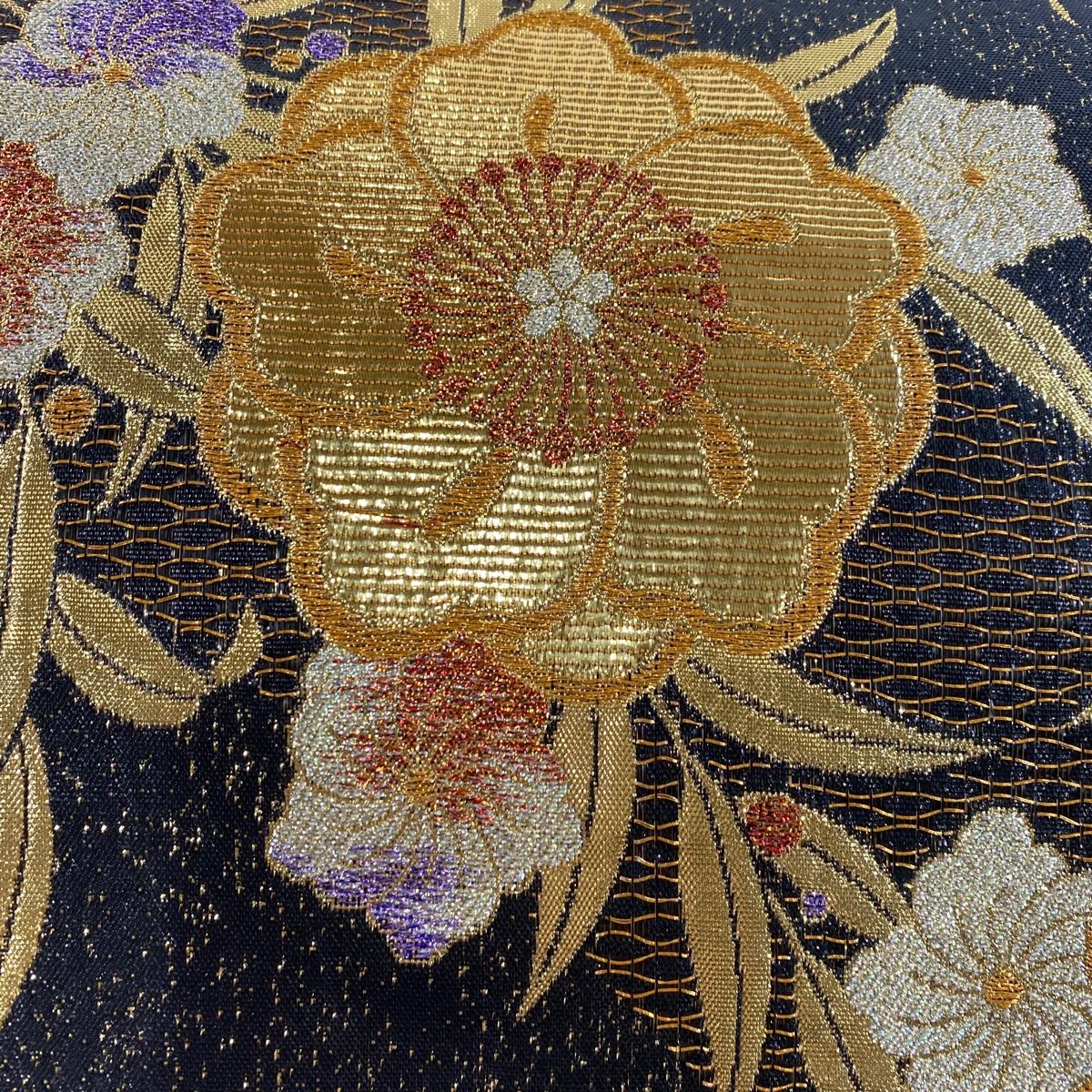 袋帯 美品 秀品 桜 流水 箔 刺繍 黒灰 六通 正絹 【中古】（袋帯 美品  