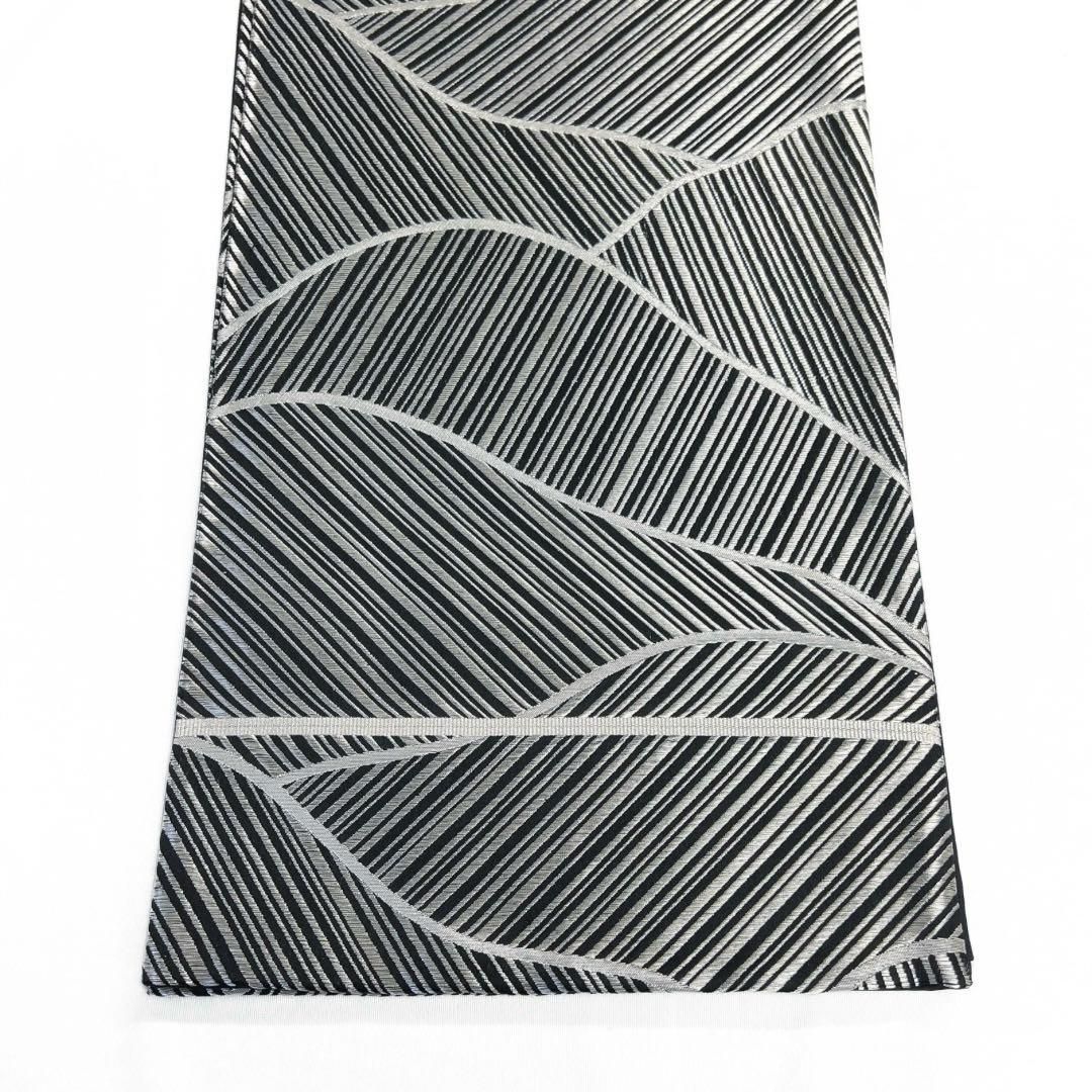 袋帯 縞模様 抽象模様 黒地 シルバー 着物 022 a d - メルカリ