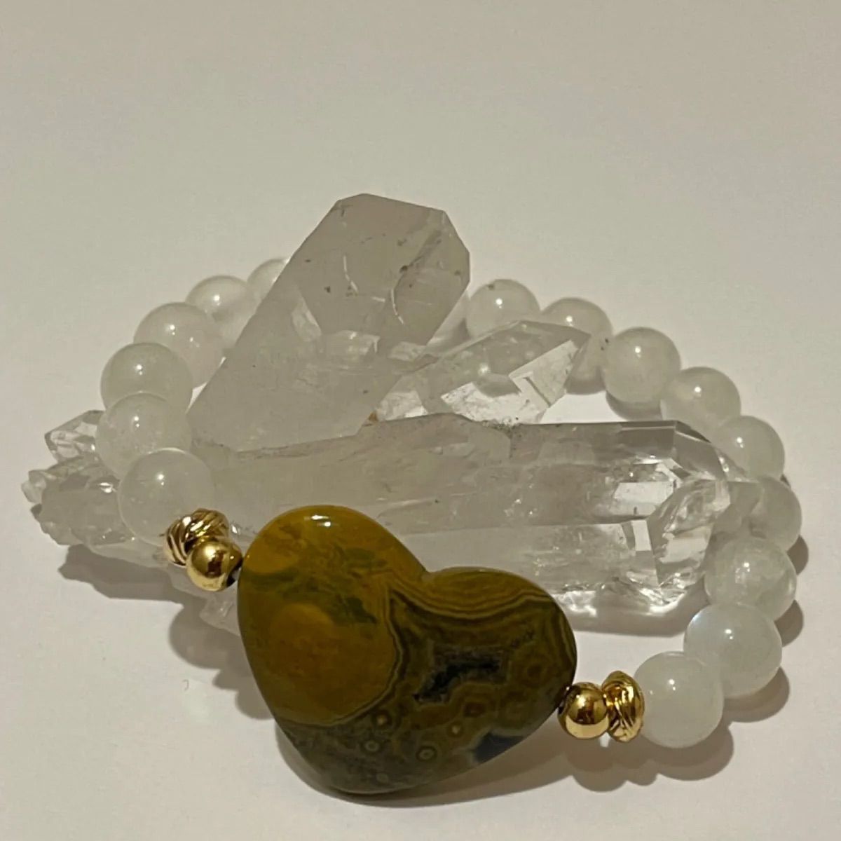 アラシャン瑪瑙ハートとムーンストーンのブレスレット - メルカリ