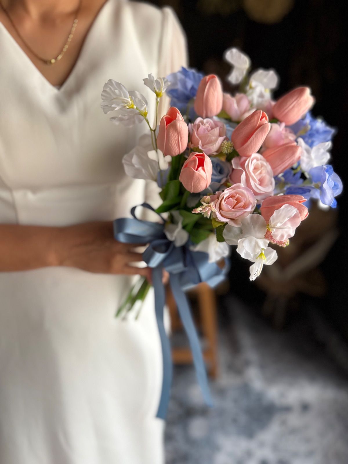 ピンクチューリップ×ブルークラッチブーケ