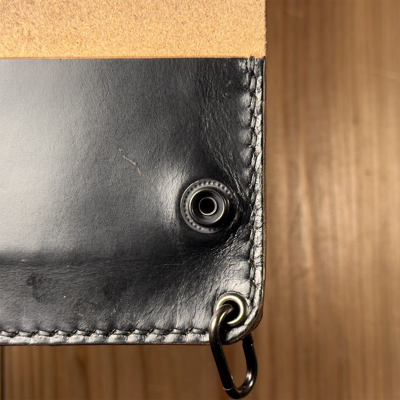 Horween社製クロムエクセル（ブラック茶芯）｜ショートトラッカー