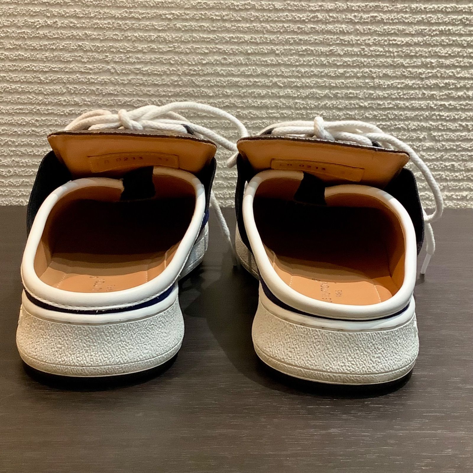 モノグラム 青