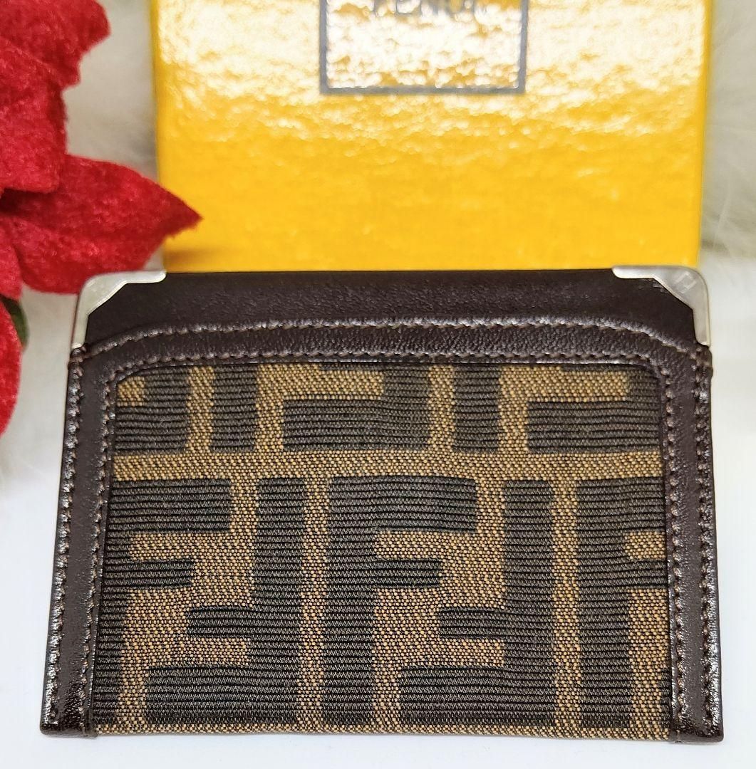 人気の福袋 人気ブランドを 新品、未使用 新品未使用✨FENDI