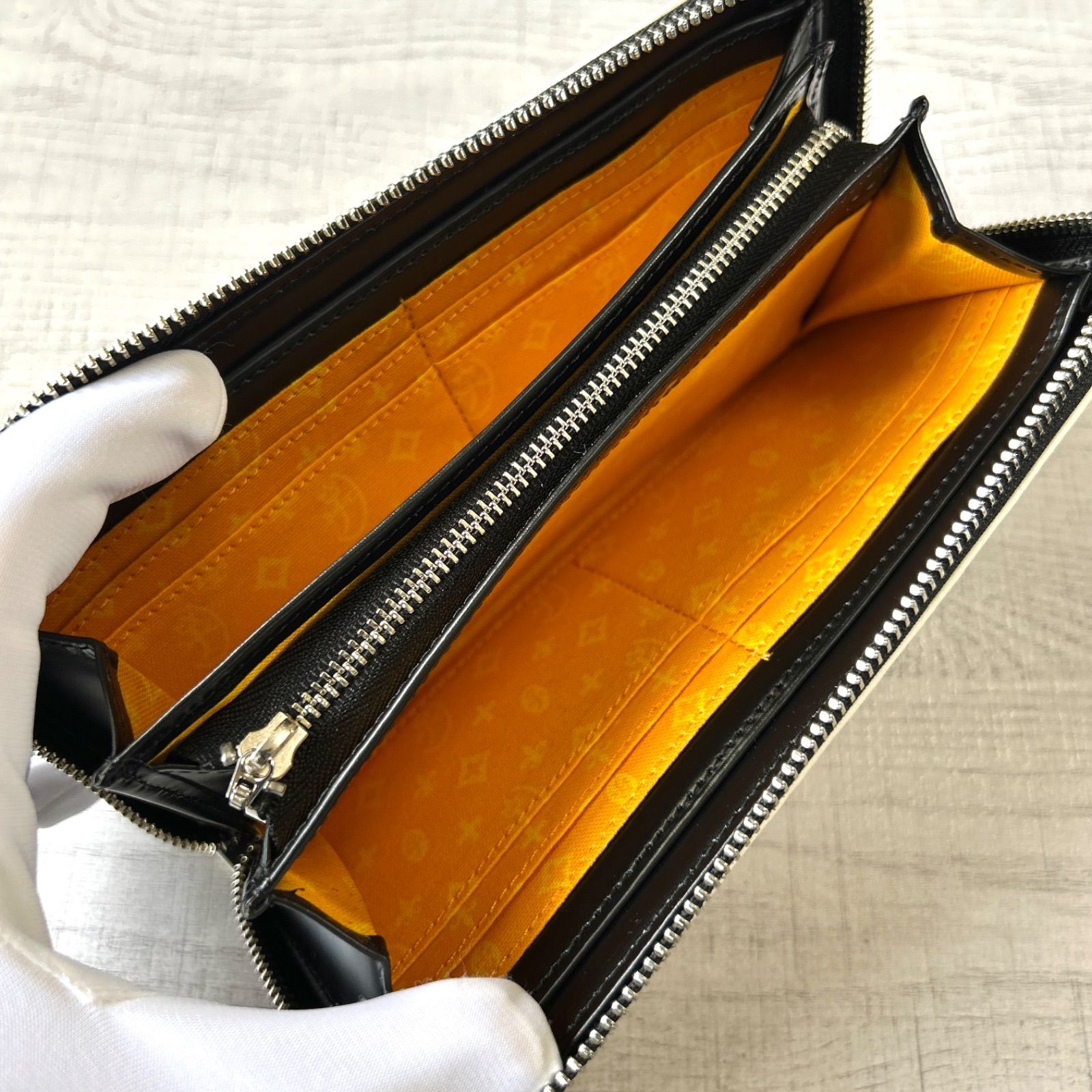 ラウンドファスナー 長財布