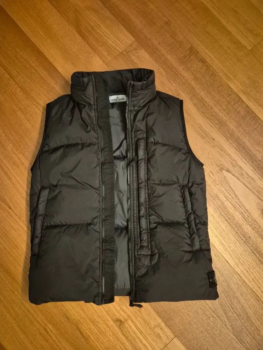 STONE ISLAND(ストーンアイランド) 21FW ダウンベスト 黒 14y