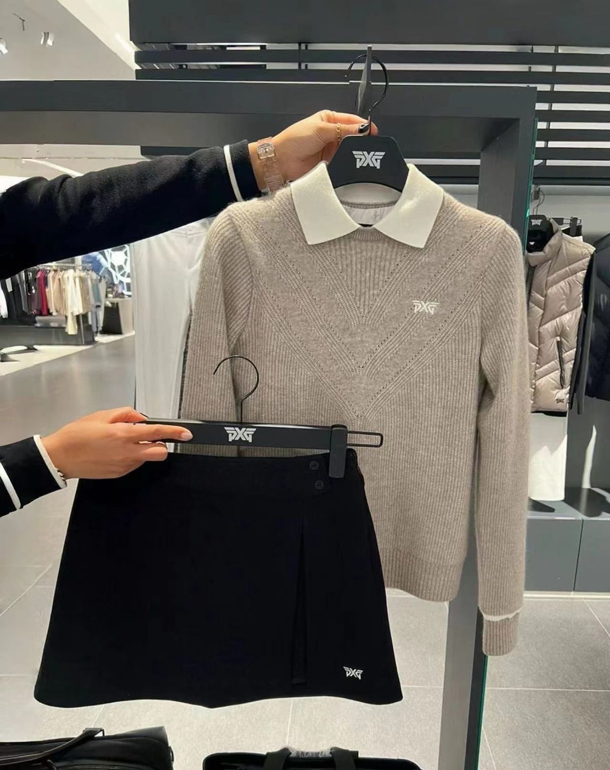 Vネック ニット