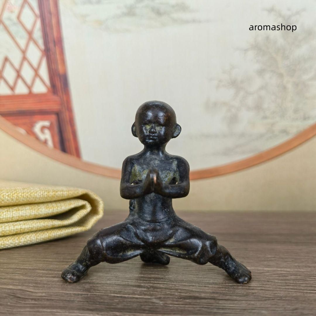 銅製 中国カンフー和尚 応接間 玄関 書架 博古架 茶台 装飾品