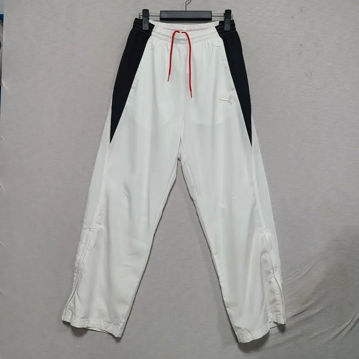新品 PUMA(プーマ) 季節の変わり目 トレーナー パンツ メンズ 30 ー 32 インチ ― 0220
