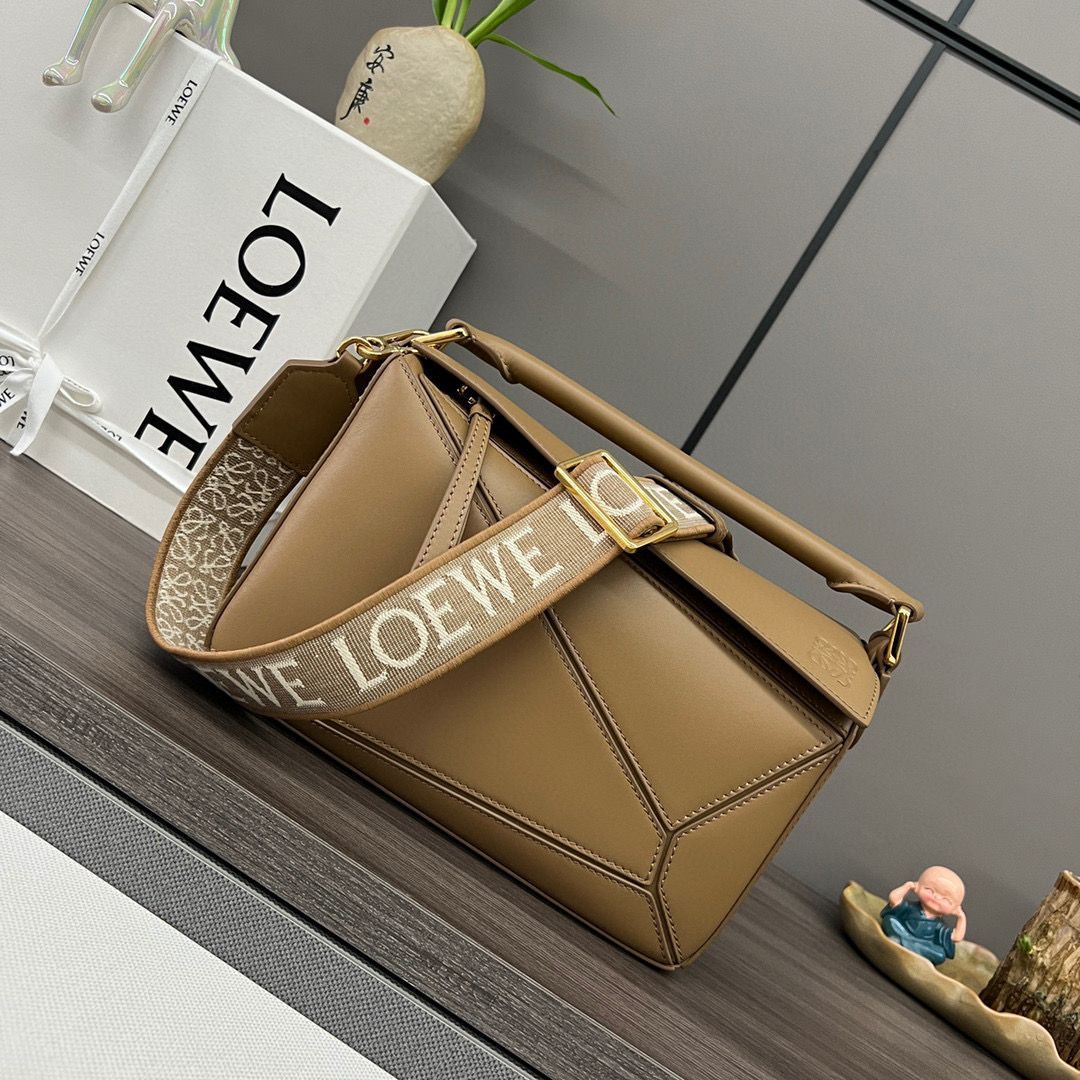 LOEWE ロエベ パズルミニバッグ サンドミンクオーク色 新品 未使用 - メルカリ