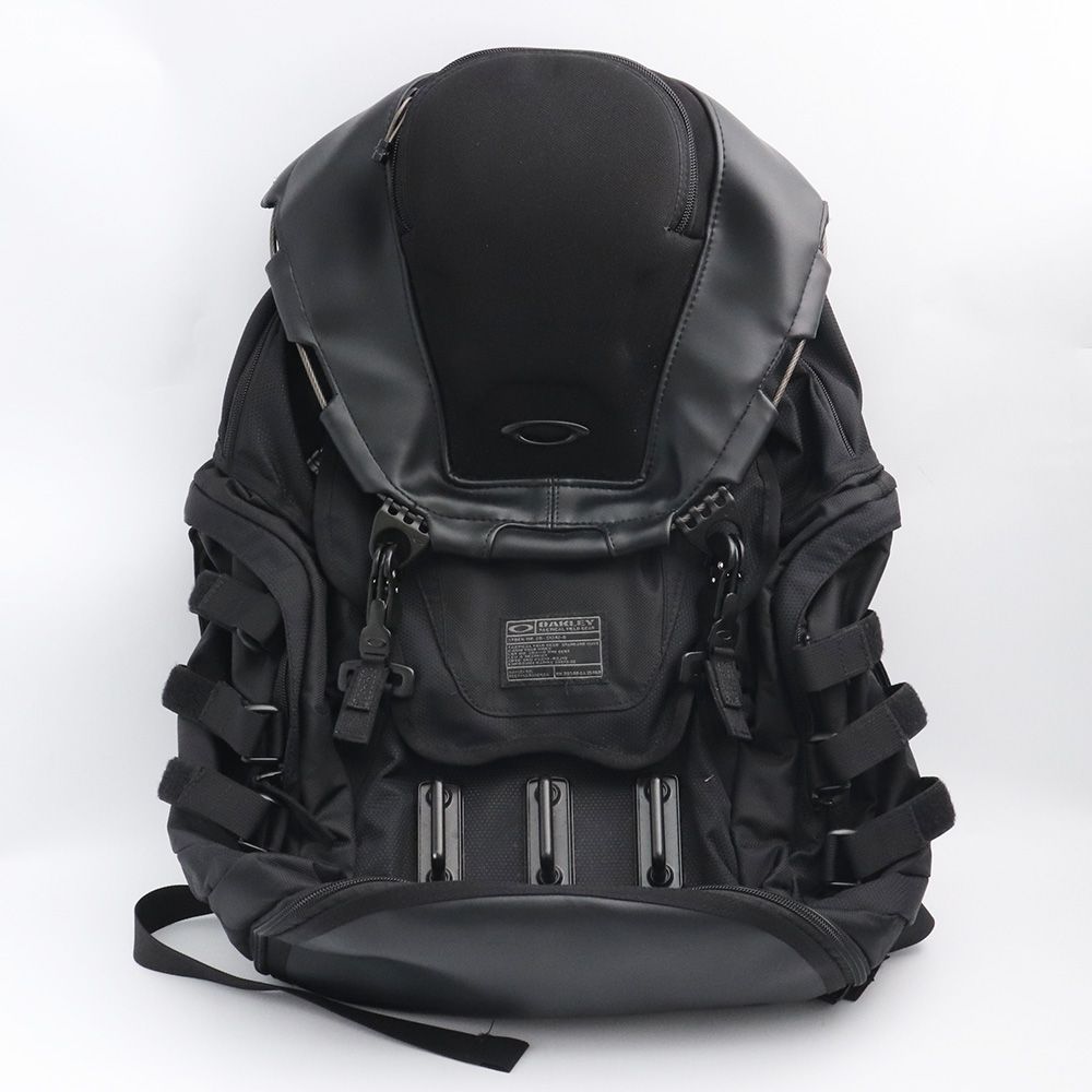 希少✨オークリー 00's タクティカルフィールドギア バックパック Y2K 黒 話題沸騰中のY2Kアイテム【OAKLEY / オークリー 】より