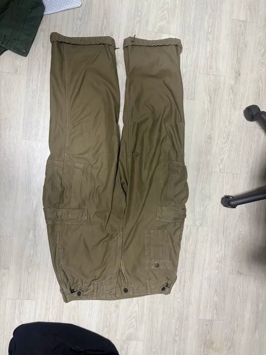 ナイジェル ケーボン アミ カーゴ カーキ 34