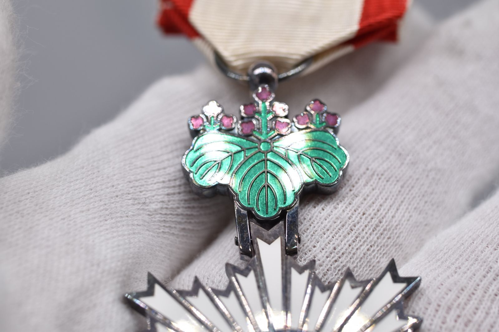 勲六等単光旭日章 徽章 記章 旧日本軍 勲章 - メルカリ