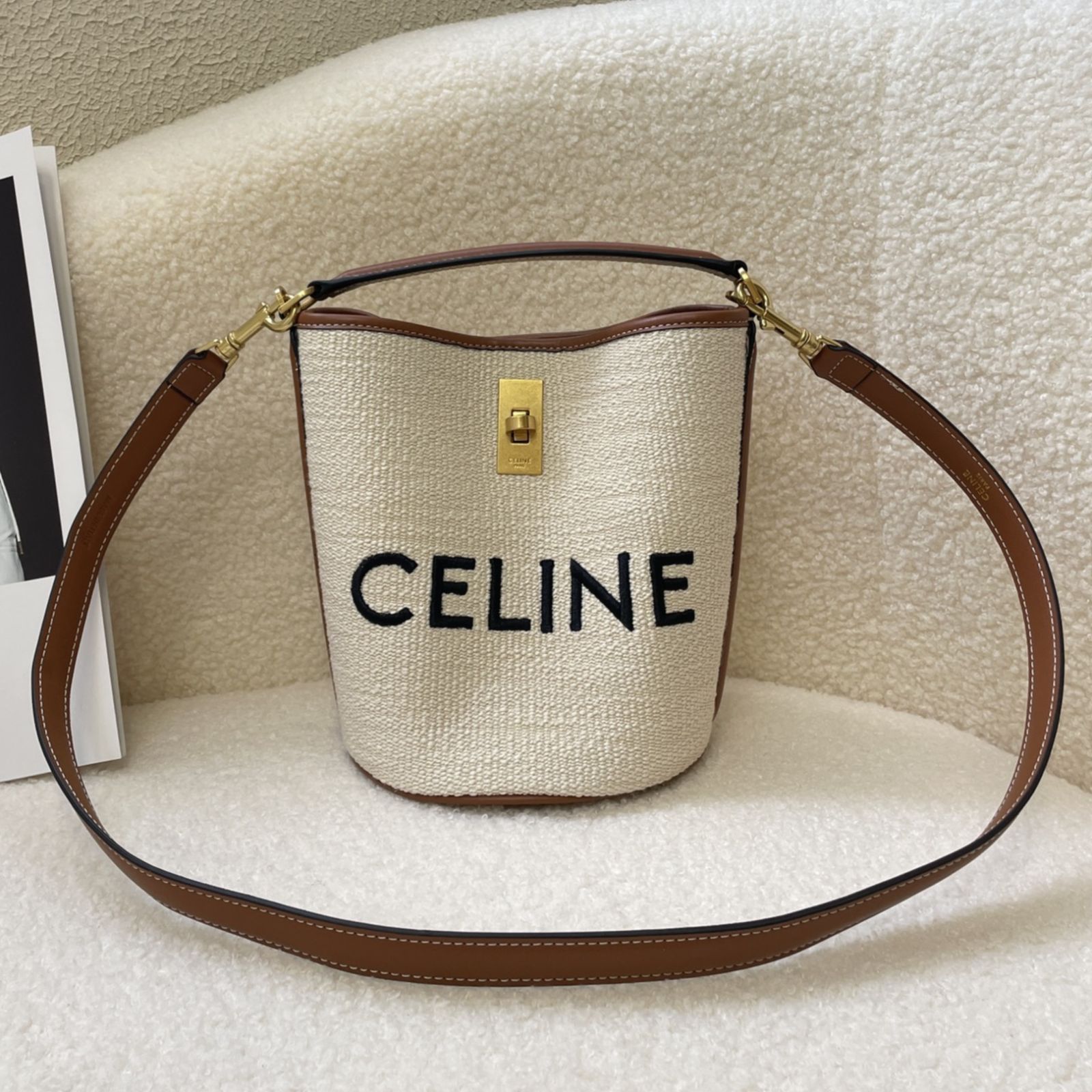 極美品 CELINE セリーヌ 通勤バッグ ショルダーバッグ 超人気 手提げバッグ レディース 高質量 斜め掛け 肩掛け トートバッグ - メルカリ