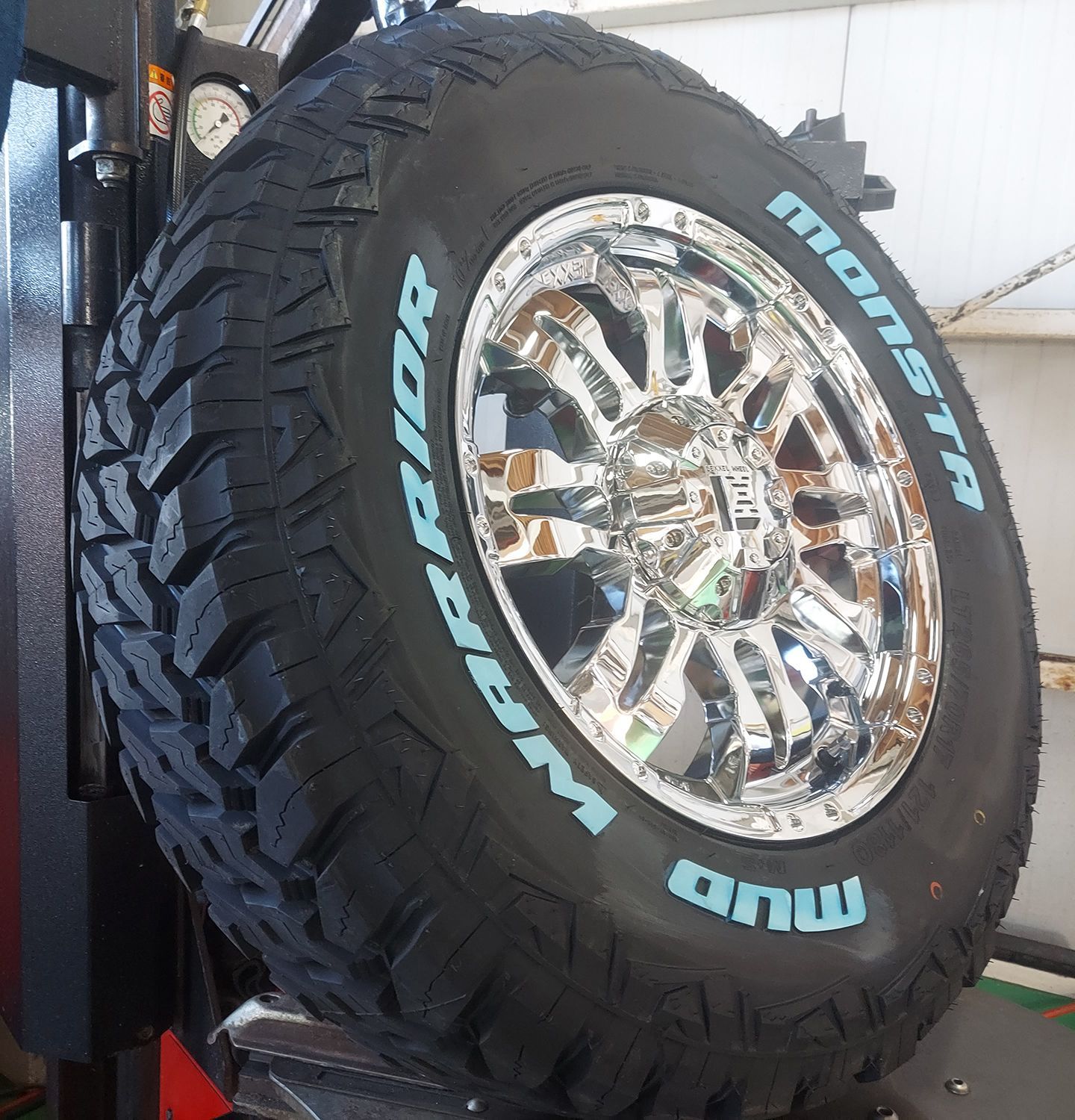 LEXXEL Balano offroad style JL JK ラングラー ナイトロ チェロキー 17インチ モンスタ マッドウォーリアー 265/70R17  265/65R17 - メルカリ