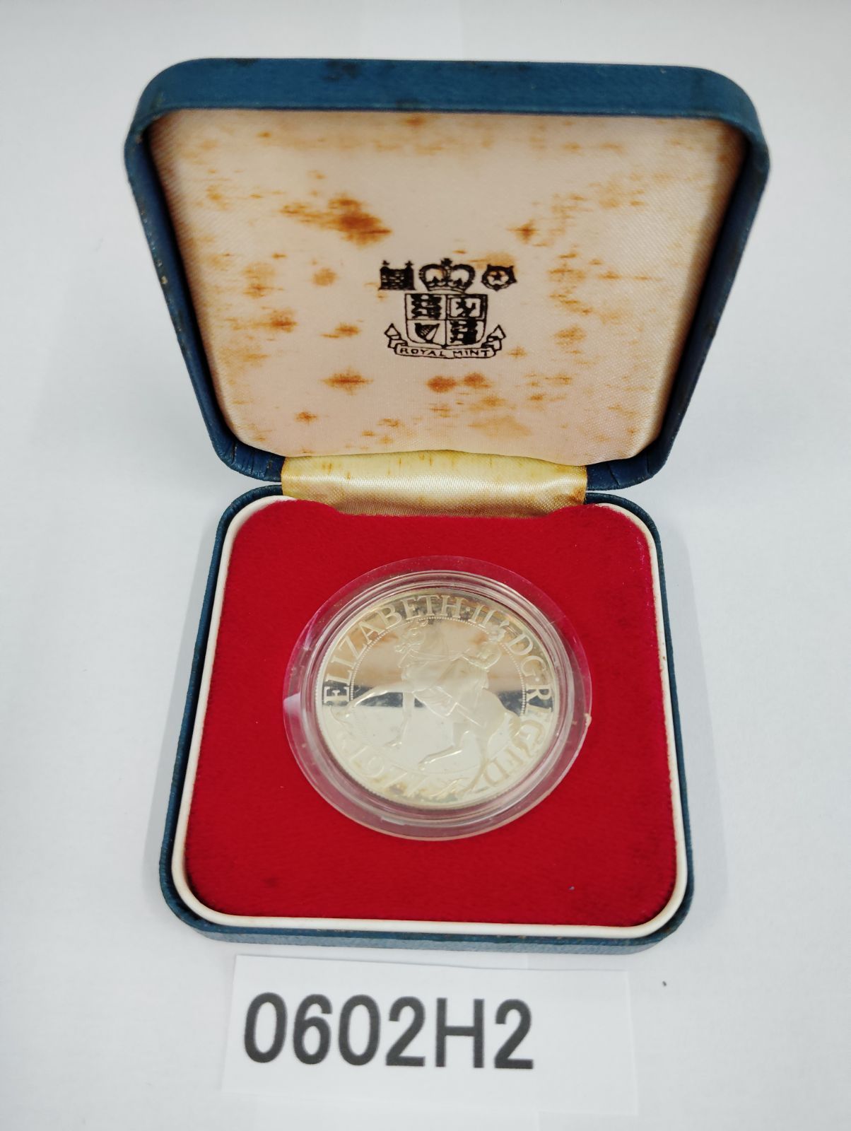 イギリス イギリス エリザベス女王 2世 在位25周年記念コイン 他 日本古銭 海外
