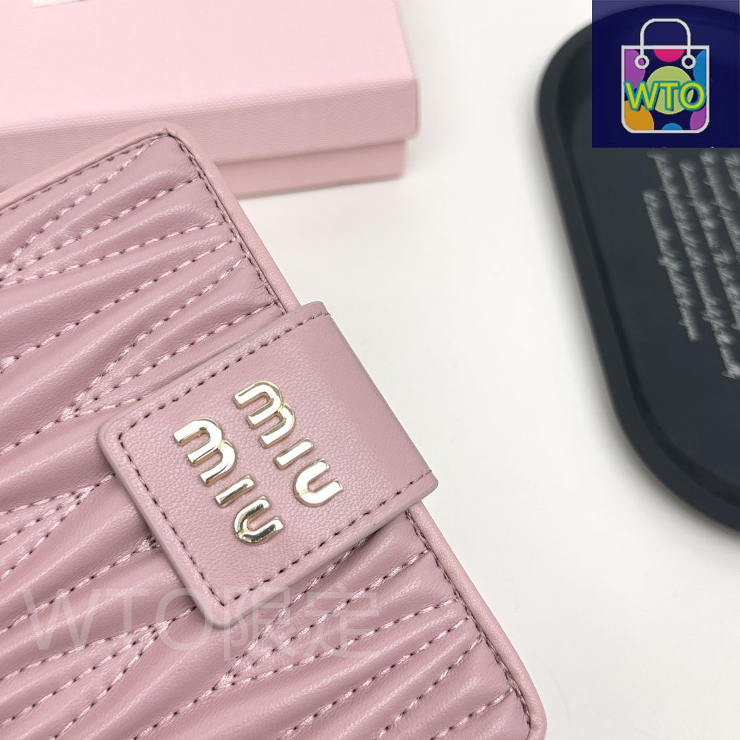 今日特価】Miumiu 8357 ミニウォレット, ブラック＆ピンク, 高級