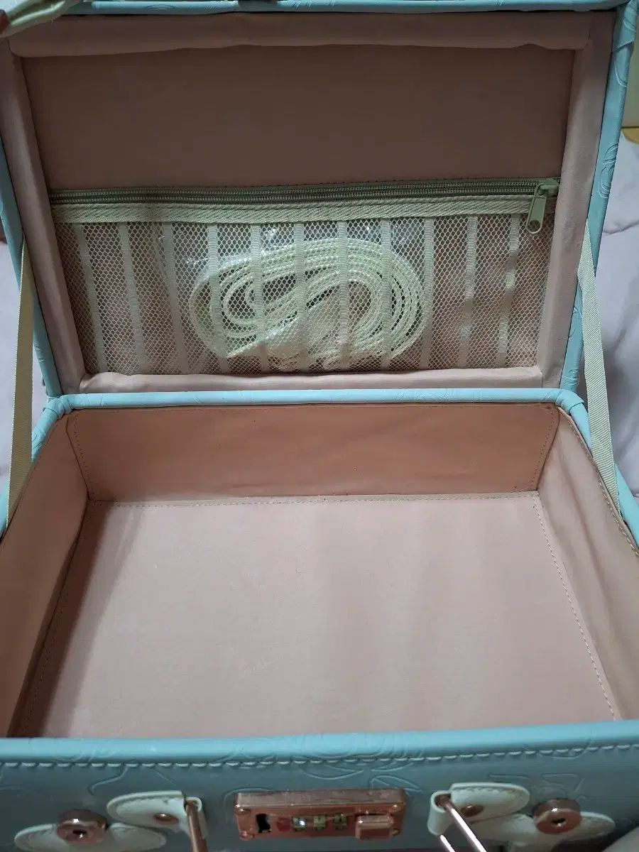 キャリーケース