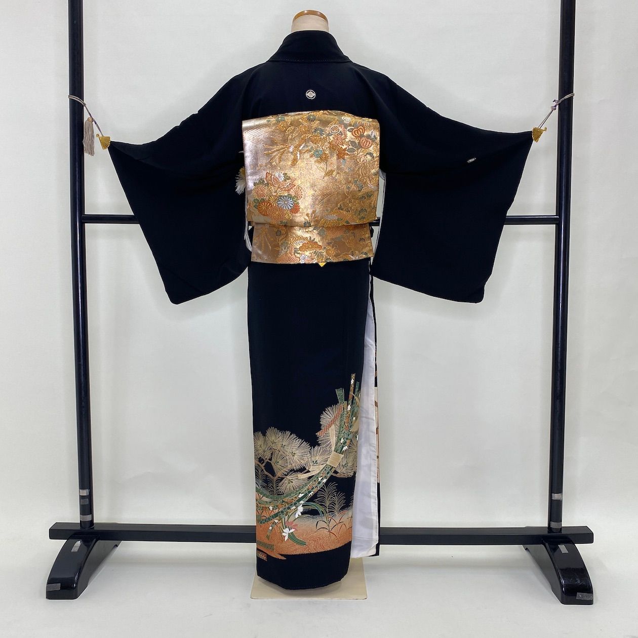 黒留袖セット　黒留袖、帯、羽織、帯揚げ帯締め、肌襦袢、センスセット 黒留袖セット 黒留袖、帯、羽織、帯揚げ帯締め、肌襦袢、センス