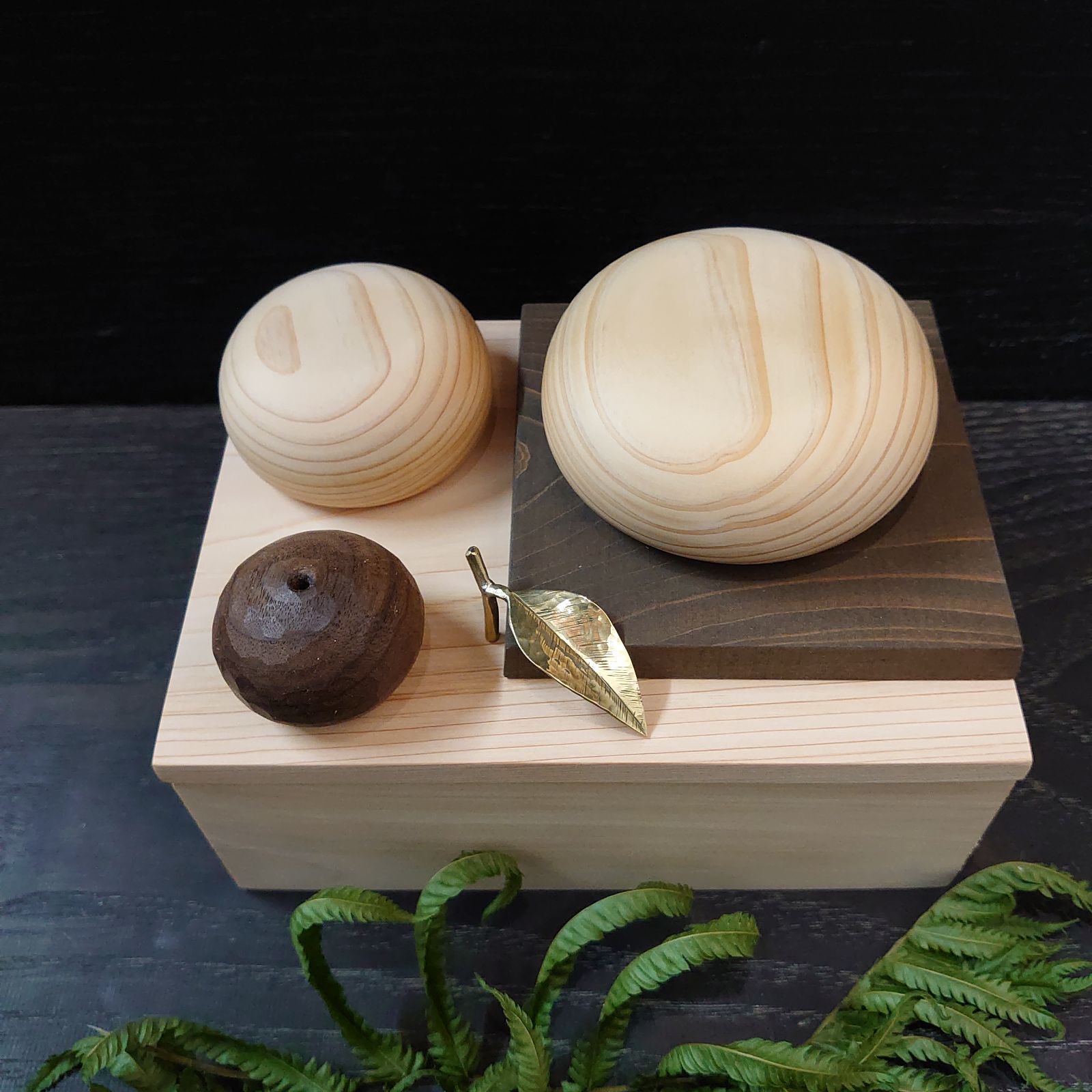 木製鏡餅小タイプ 手彫りみかん 木箱付き W01 - メルカリ