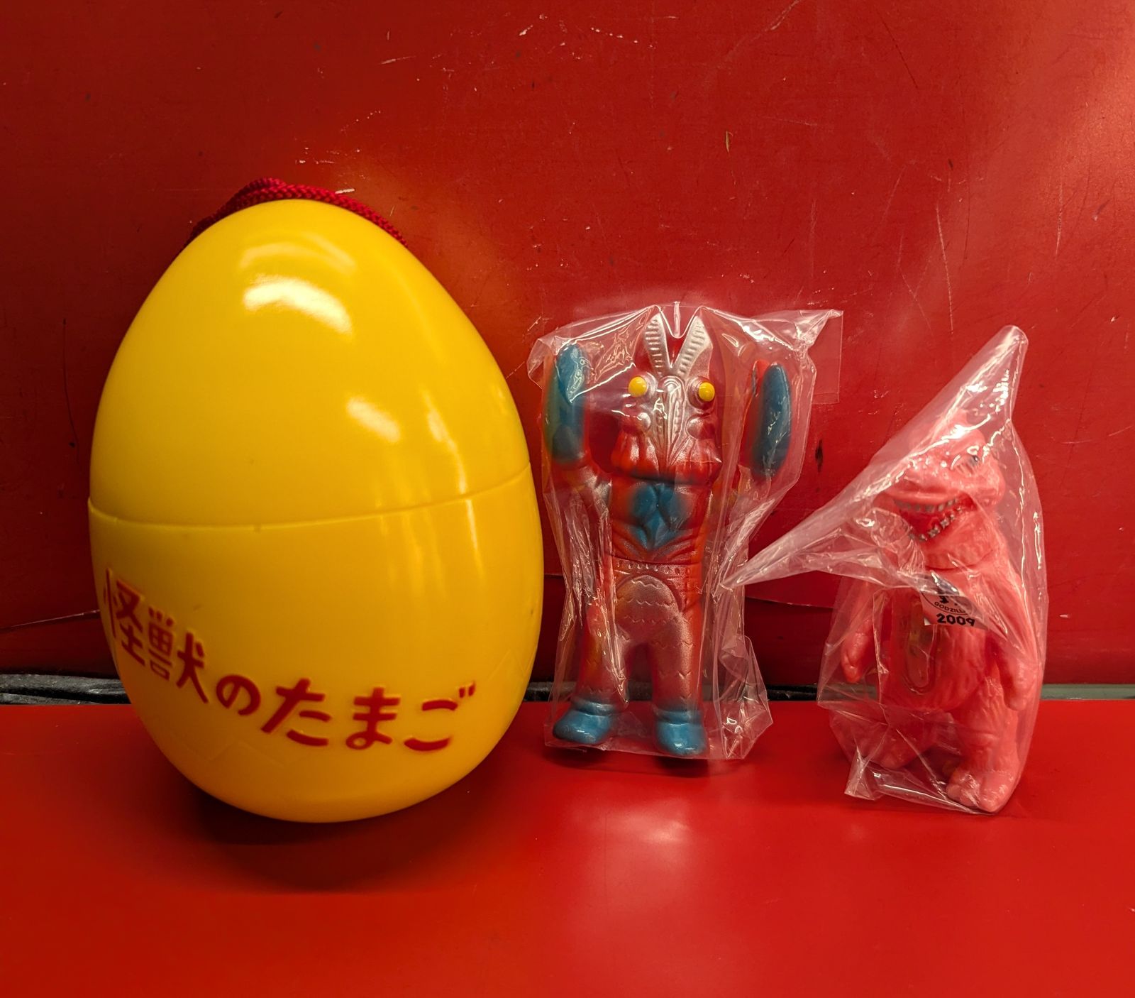 怪獣郷　ウルトラマンレオ　アブソーバ　黄色成型/メタ緑彩色 怪獣郷 ウルトラマンレオ アブソーバ 黄色成型/メタ緑彩色 やまなや