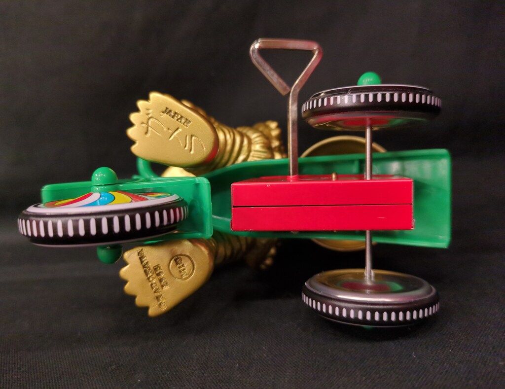 M1号 ガメラ生誕60周年【ガメラ三輪車】ゴールド ペンダント付き 金色