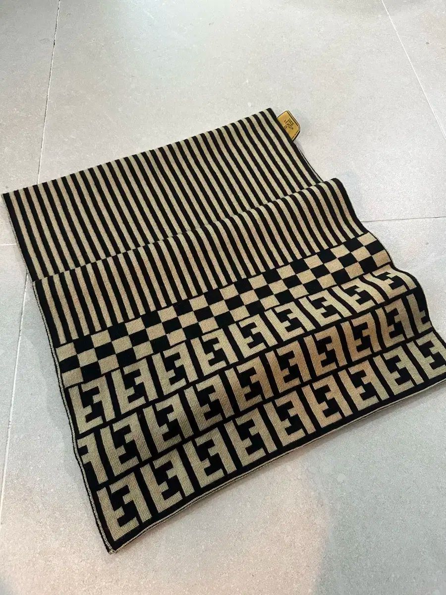 イタリア製 FENDI マフラー ストール ウール ズッカ ブラウン FENDI