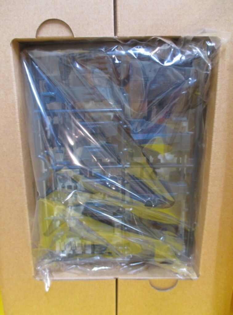 戦闘メカ ザブングル 完全設定資料集【限定版 1/1000アイアンギアー付き】 戦闘メカ ザブングル」初代アイアンギアーの1/500キット、本日12