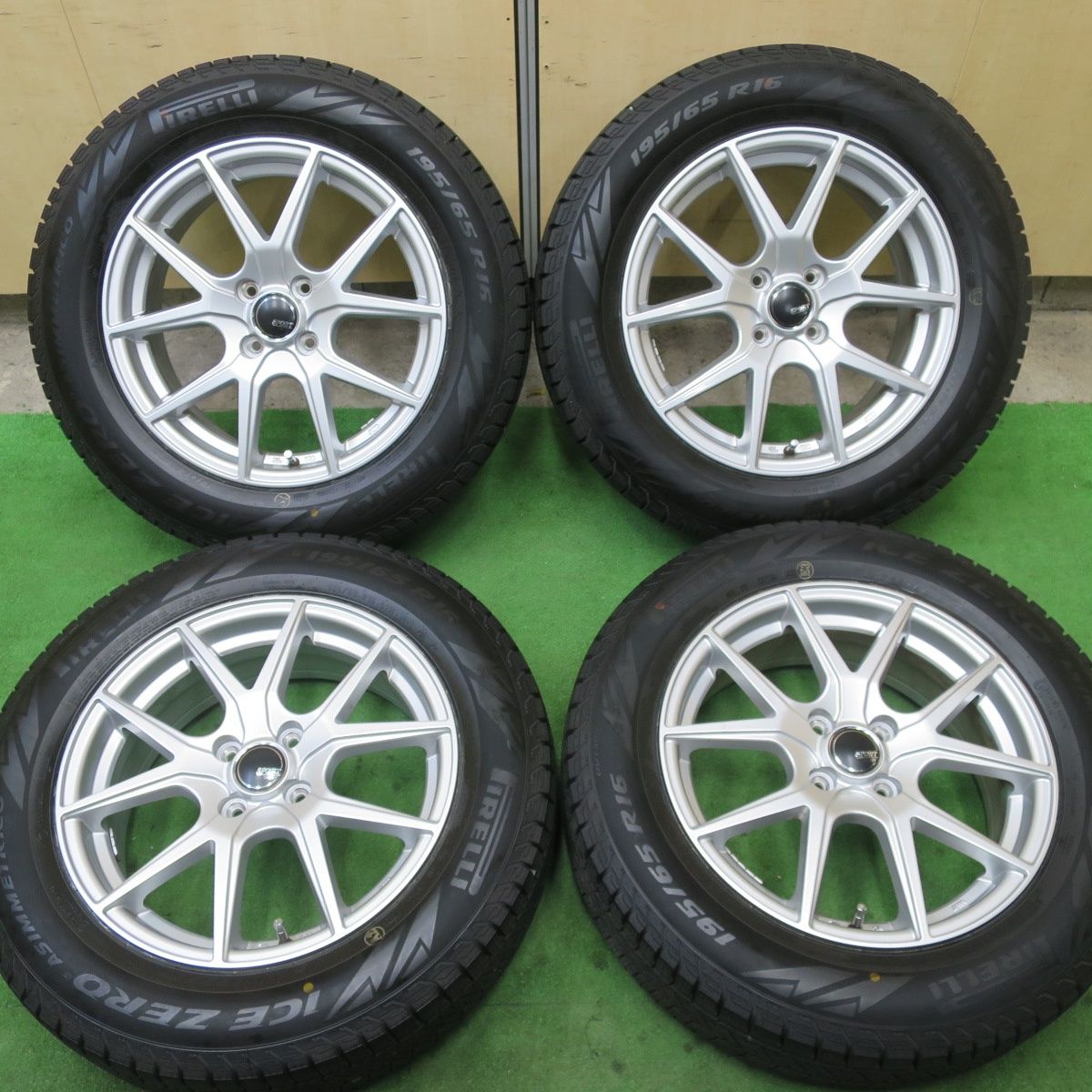 バリ溝！23年！キレイ！9.5分以上☆スタッドレス 195/65R16 ピレリ 