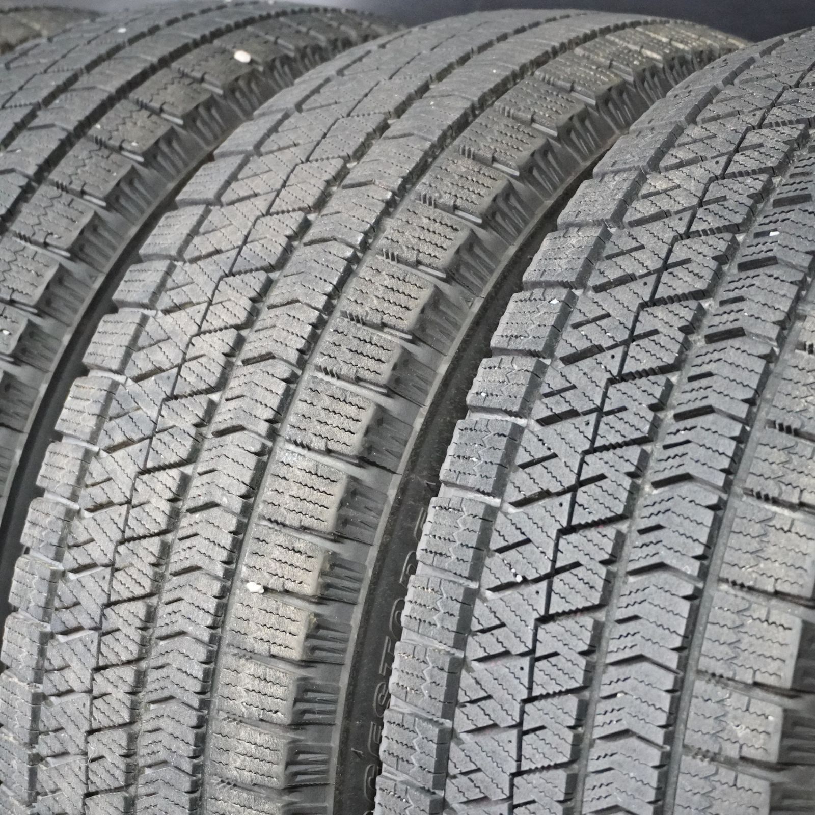 スタッドレス プリウス