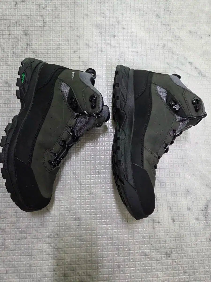 レディース登山靴