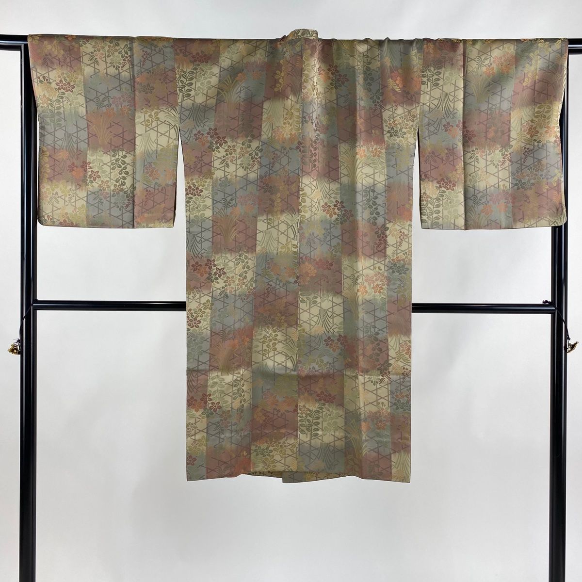 道行 身丈107cm 裄丈70cm L 和装コート 角衿 草花 籠目 薄茶色 正絹