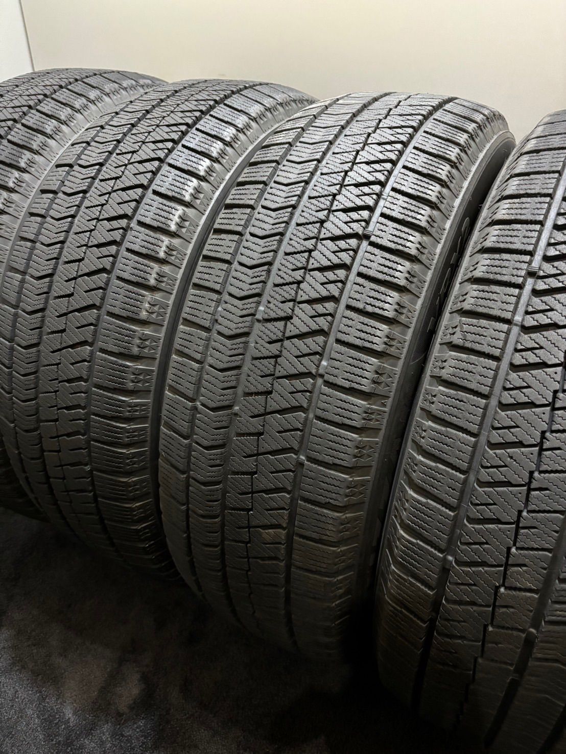 225/60R17 BRIDGESTONE/VRX2 21年製 スタッドレス 4本 ブリヂストン ブリザック アルファード ヴェルファイア (2-H373)