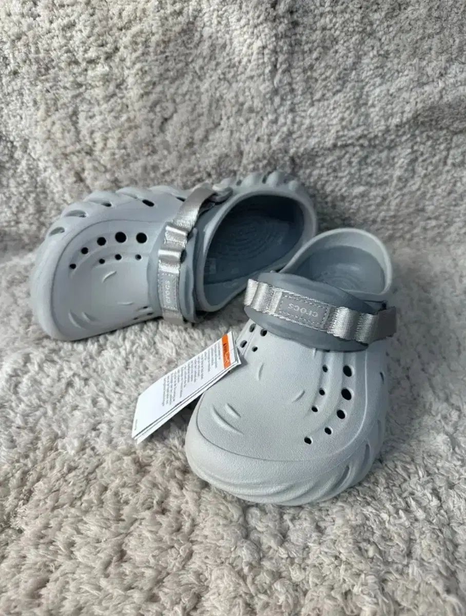M6 W8 crocs クロックス Ecco エコー klogg クロッグ アトモスフィア 250 サイズ
