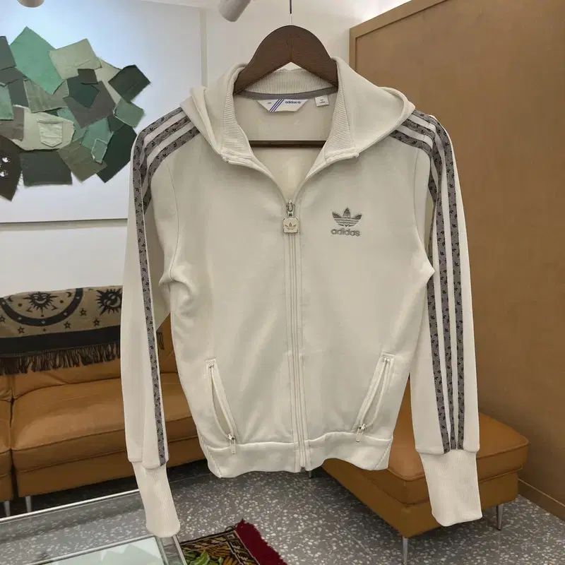 アディダス ヨーロッパ サイドライン トラックジャージ ジップアップ 85 C05851