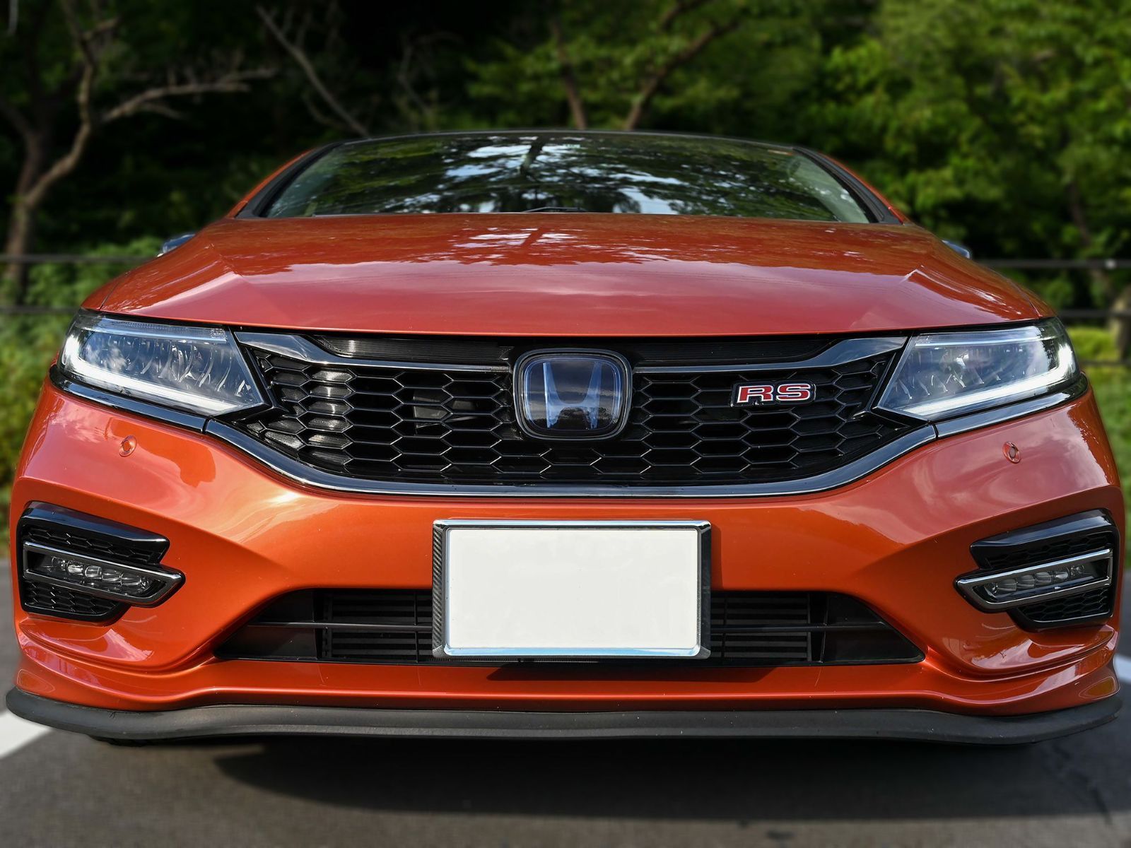 Tint+再使用できる エンブレム スモークフィルム(スモーク20％★Honda SENSING装備車専用) ジェイド FR4/FR5 後期 フロント用 fr fr5