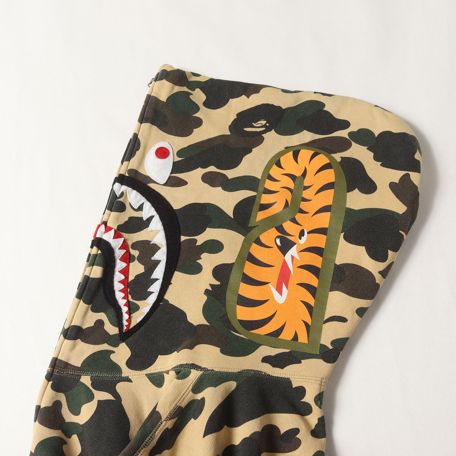 A BATHING APE イエローカモパーカー A BATHING APE ア ベイシング エイプ パーカー イエローカモ