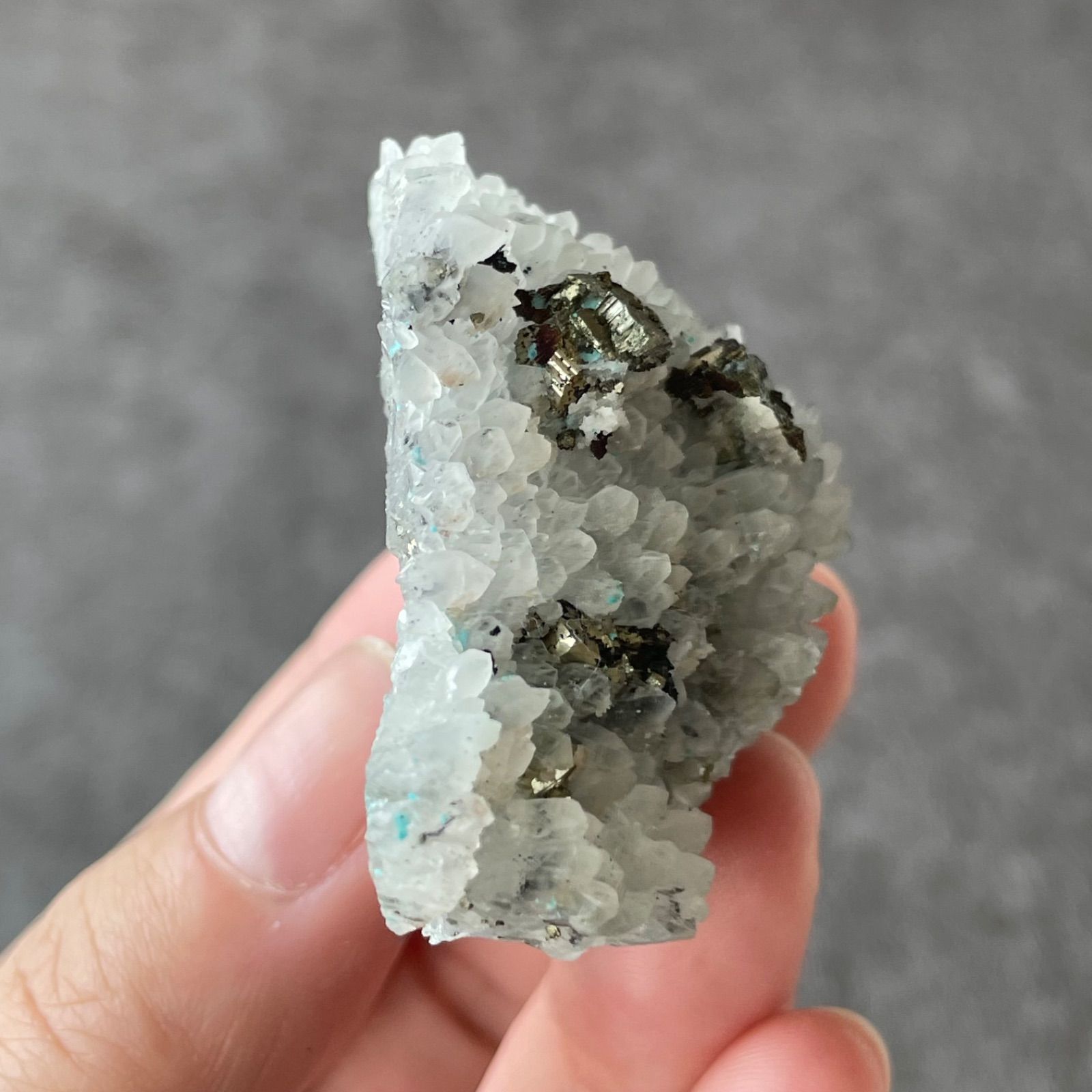 天然石　クリソコラ　エピドート　パイライト　共生　ポイント　906 天然石 クリソコラ エピドート パイライト 共生 ポイント 906