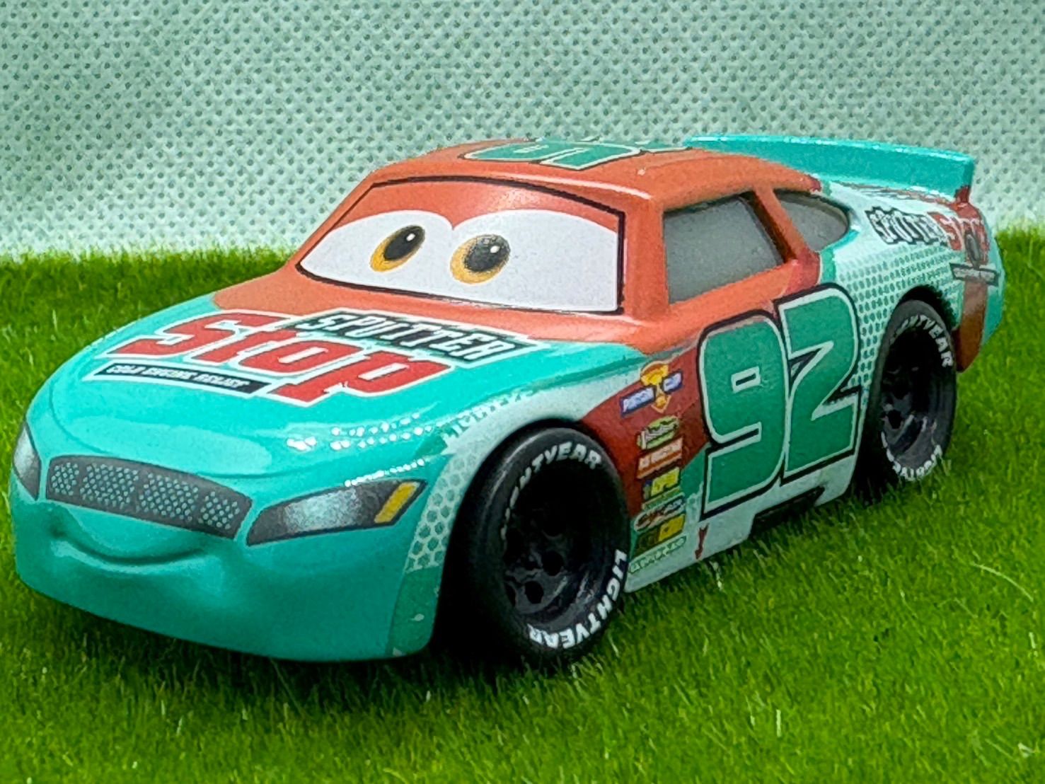 新品】カーズ ミニカー NO92 番ピストンカップレーサー 仕様