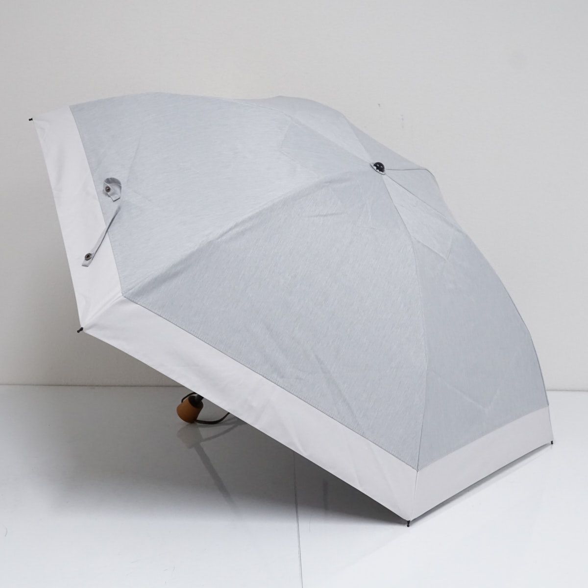 サンバリア100 完全遮光折日傘 USED美品 3段折 コンビmoku