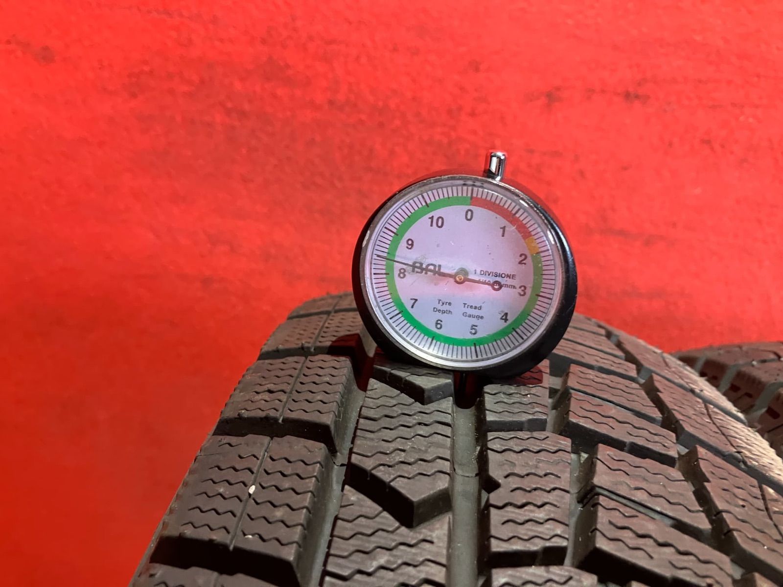 スタッドレスタイヤ 165|65R15