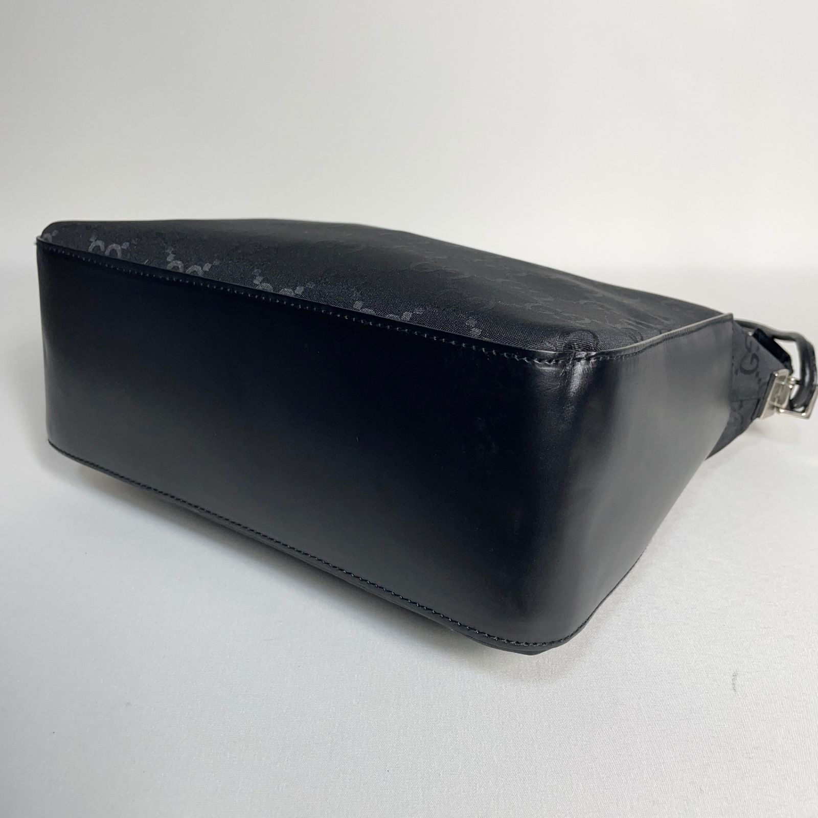 2502-277｜美品｜グッチ GGナイロン ワンショルダーバッグ ブラック  