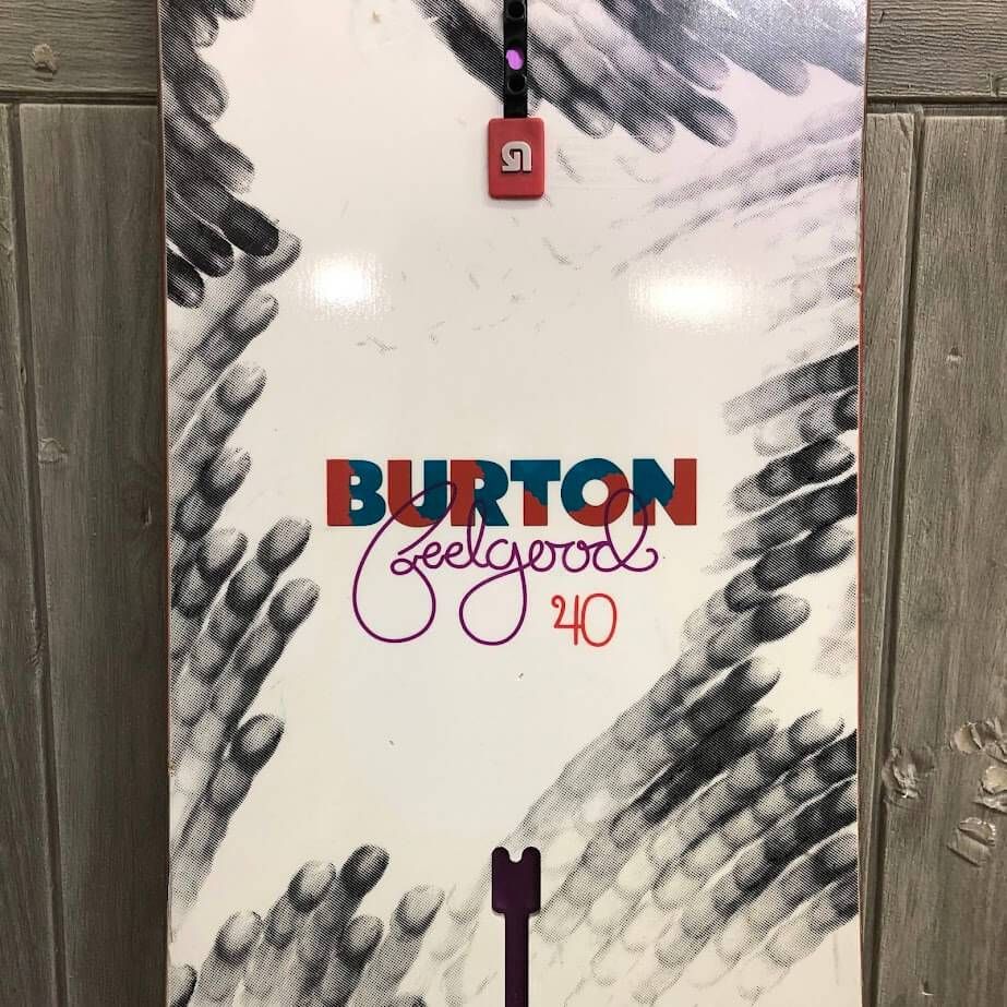 ss6904 【中古】札幌市内・札幌近郊 引取限定 バートン スノーボード 板のみ 140cm ホワイト×ブラック BURTON FEELGOOD 2015 スノボ ボード 白×黒 レディース スノーボード 中古