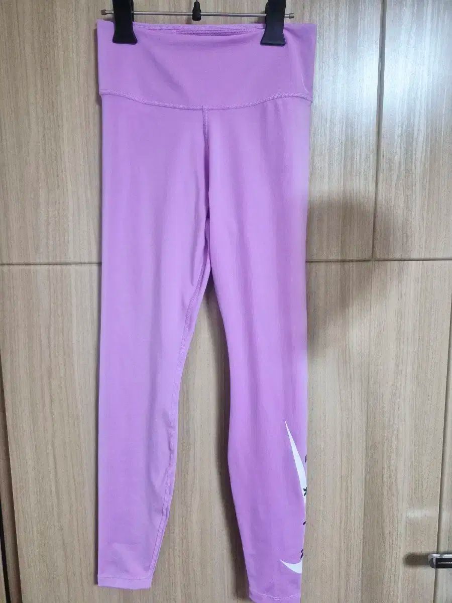 ナイキ SWOOSH スウッシュ 実行 レギンス s
