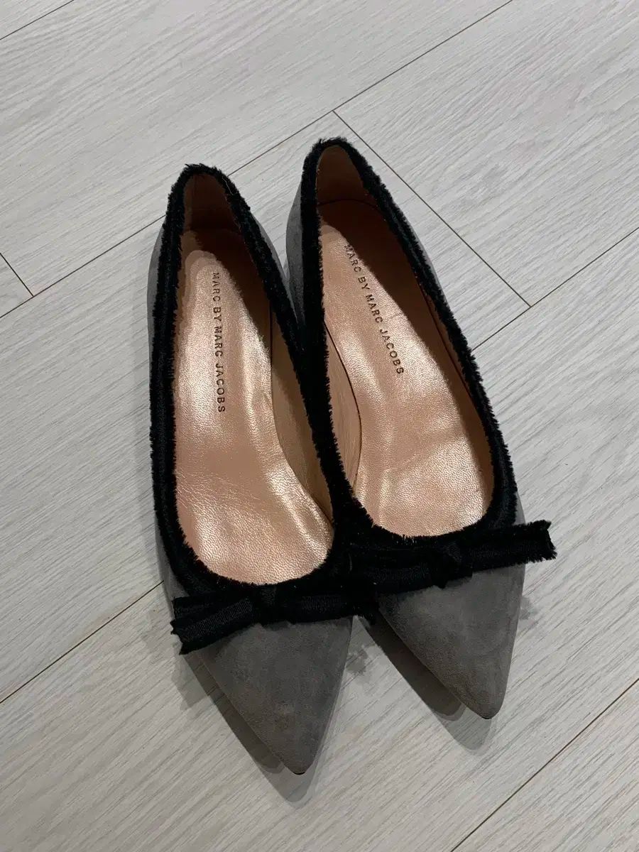 マーク ジェイコブス スエード フラットシューズ 38 5