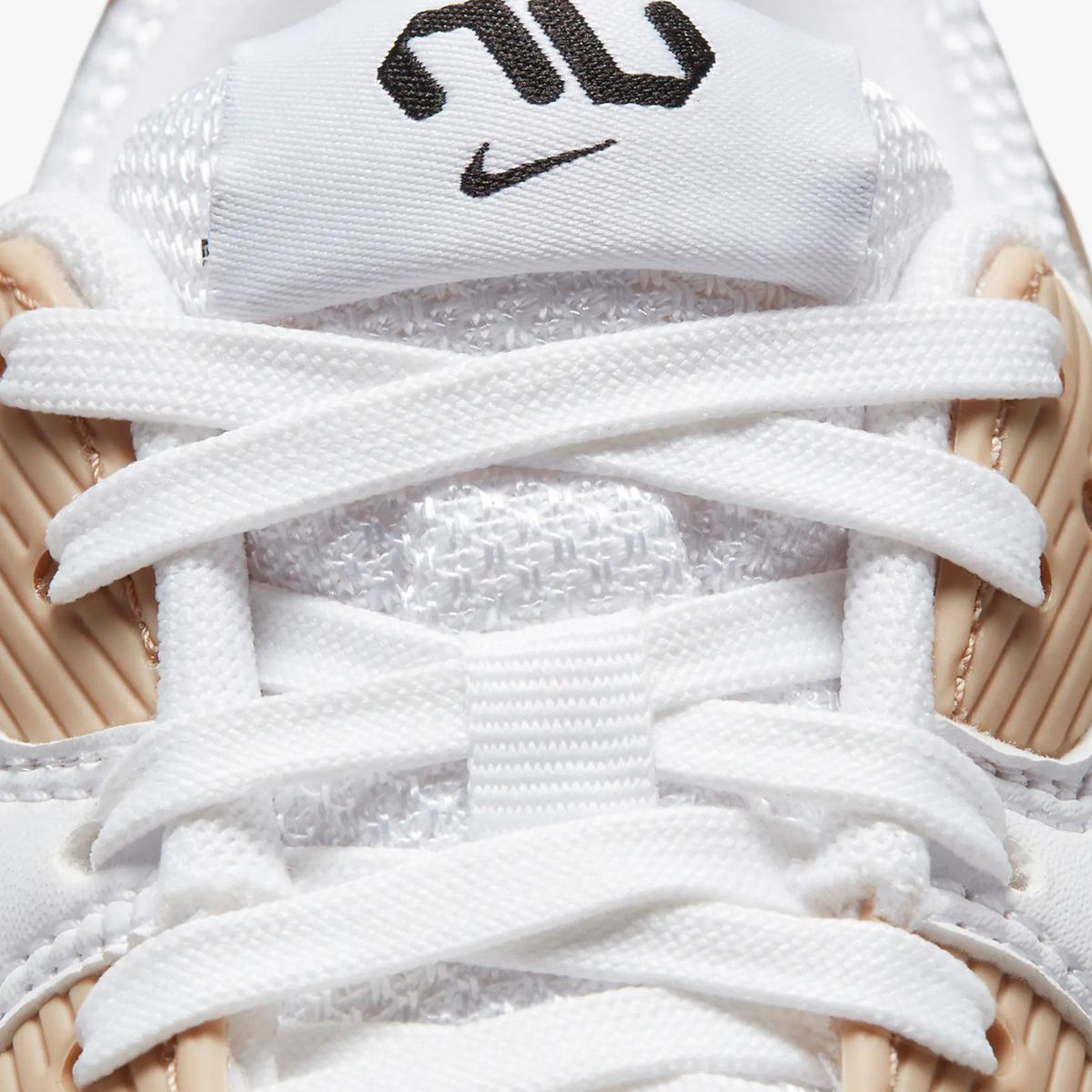 ナイキ] エア マックス 90 [W AIR MAX 90] ホワイト/ヘンプ FB2617-100