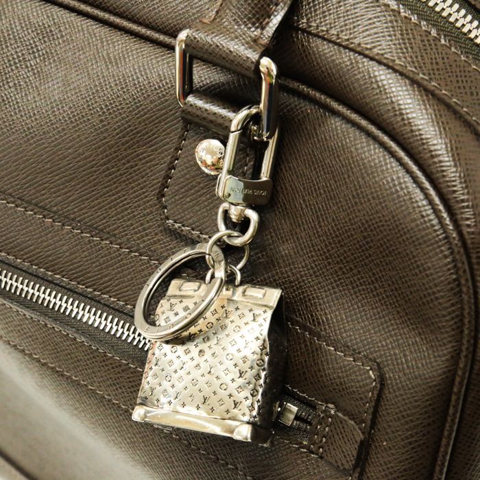 ルイヴィトン LOUIS VUITTON ポルトクレ ザ スティーマー メタル