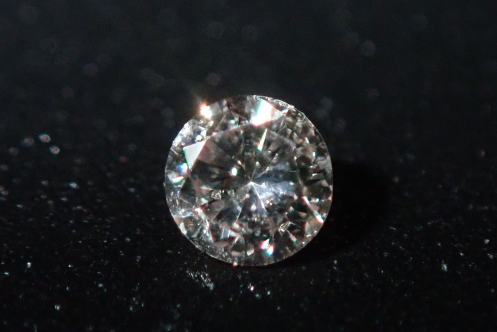 天然ピンクダイヤ 0.044ct 約2×2mm ソーティング付き！-買い物を