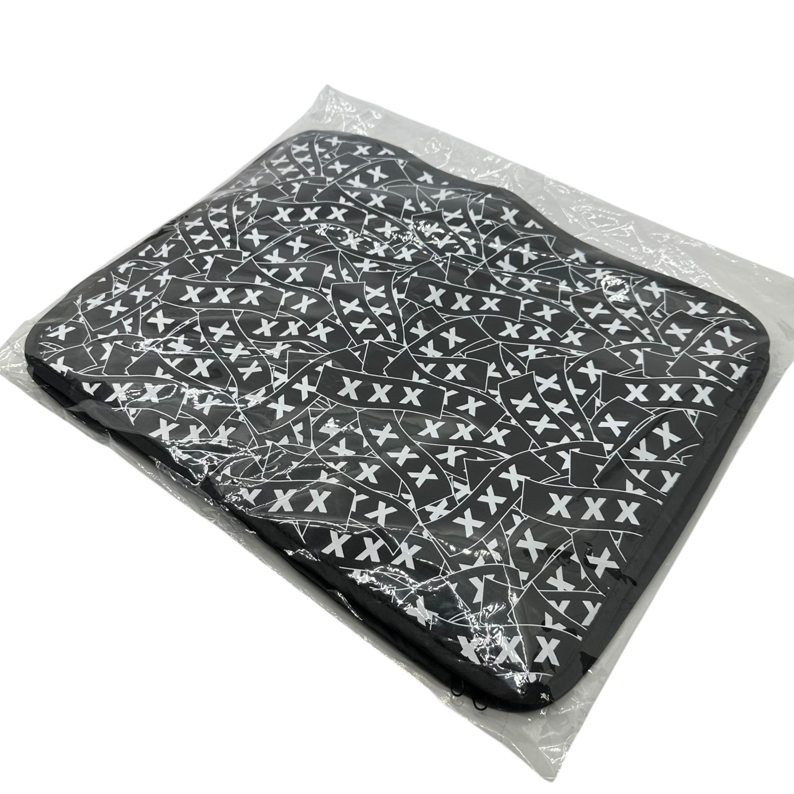 新品未開封 24ss GOD SELECTION XXX Pouch GOD SELECTION XXX(ゴッドセレクショントリプルエックス