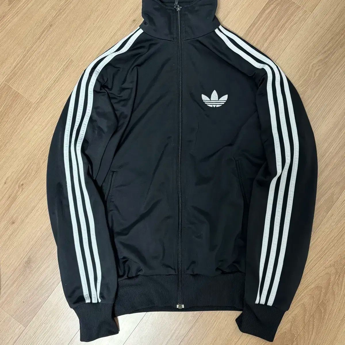 アディダス アディ グレー ブラック シルバー グレー ブラックグレー ジャージ ファイヤーバード ジャージ